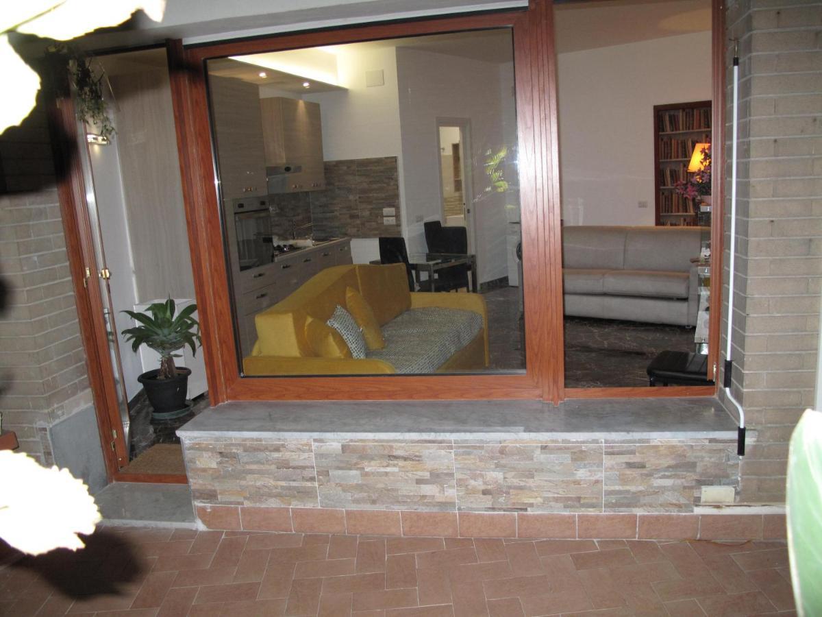 Monocamera Con Terrazzogiardino -Studette -Zona Panoramica Posillipo Νάπολη Εξωτερικό φωτογραφία